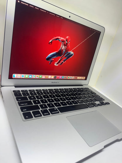 MACBOOK AIR